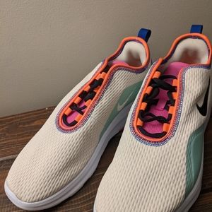 Nike Air Max motion 2